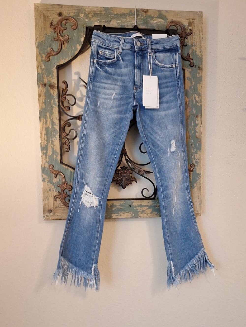 Zara Light Blue Frayed-Hem Distressed Wide-Leg Jeans. NWT Size 00